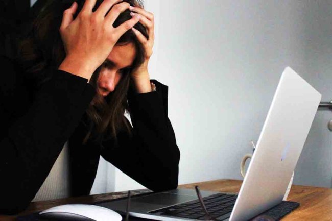 এই কাজগুলো ভুলেও করবেন না,ইন্টারনেটে সুরক্ষিত থাকতে চাইলে।