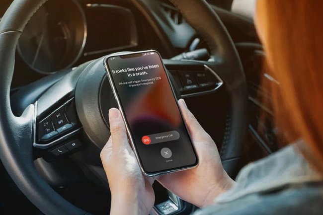দুর্ঘটনার খবর মুহুর্তেই জানিয়ে দেবে আইফোন!