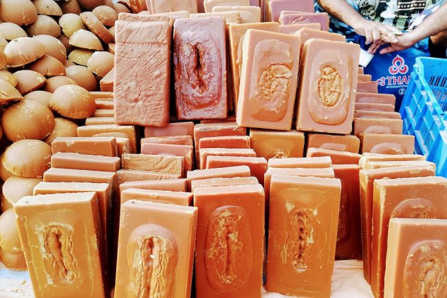 আসল খেজুরের গুড় চিনে নিবেন কিভাবে?