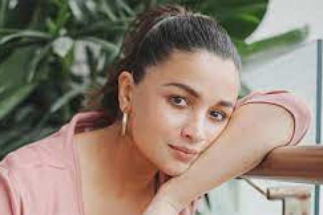 শুধু অভিনয় নয়, আরও অন্য পেশায় জড়িত আলিয়া, সম্পত্তির পরিমাণ ৫০০ কোটিরও বেশি!