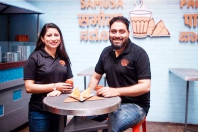 চাকরি ছেড়ে সমুচা বিক্রি! দিনে আয় ১৫ লাখ টাকা..