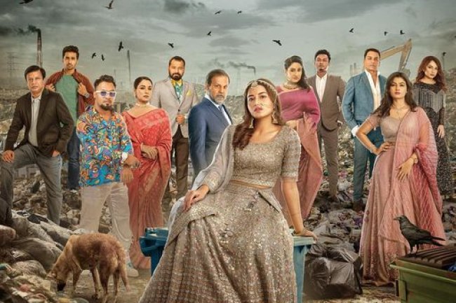 গল্প না বলে 'অসময়'কে অনেকগুলো ইন্ট্রিগ করা ক্লিপ সমষ্টি বললে ভুল হবে না।