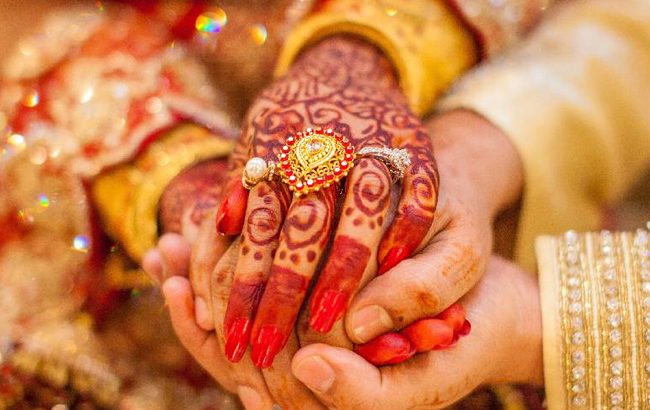 একসঙ্গে ৪ প্রেমিক নিয়ে পালালো তরুণী