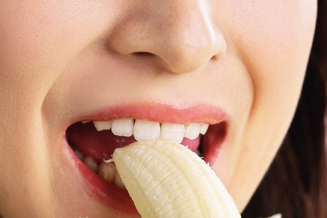 জেলের ভিতরে বন্দীদের যৌনসুখ দিচ্ছে মহিলা কারারক্ষী!