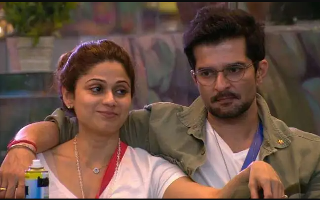 এখনি আমাকে চুমু খাও, বিগ বসের- ঘরে যৌন খেলায় মত্ত শমিতা (ভিডিও)!