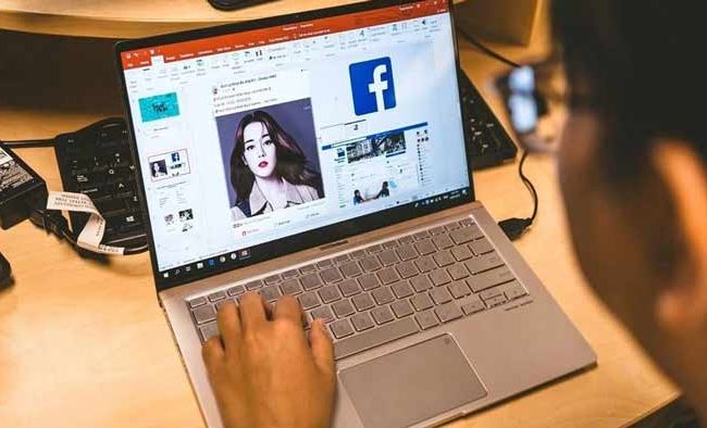 লুকিয়ে আপনার ফেইসবুক কে দেখছে জানতে চান?