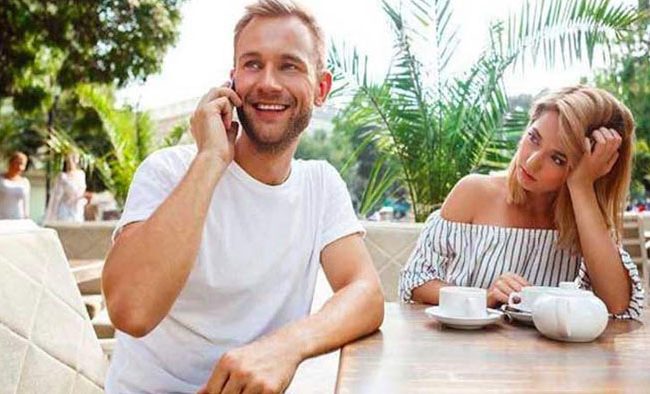 স্বামীর মুখে বারবার অন্য নারীর নাম? সমাধান জানুন