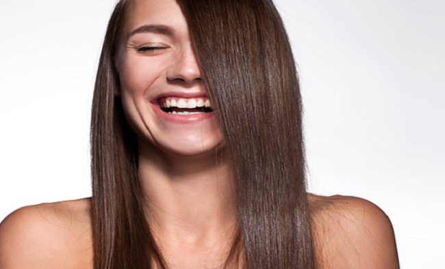 ঘরে বসেই চুল স্ট্রেট করবেন কিভাবে? জানুন...