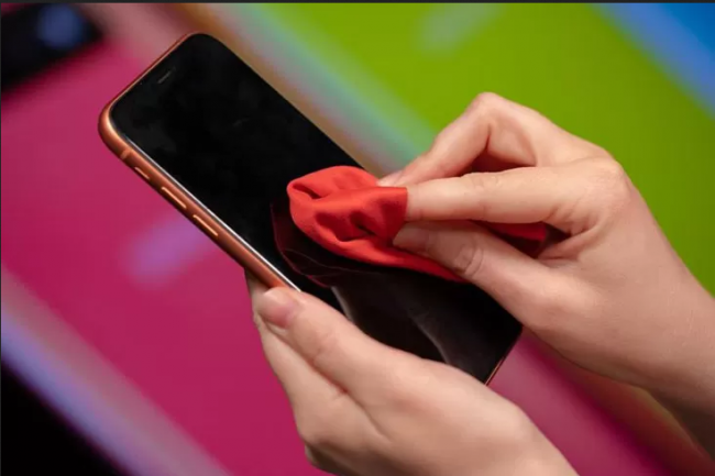 স্মার্টফোন ও সিমকার্ড পরিষ্কার করবেন যেভাবে