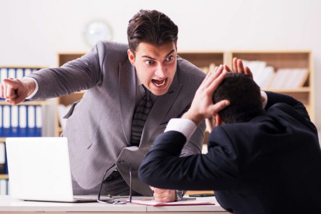 আপনাকে দেখলেই বস রেগে যায় কেন?