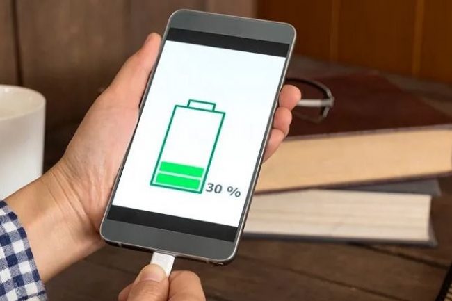 ফোন চার্জ দেয়ার সময় যেসব কাজ কখনোই করবেন না!